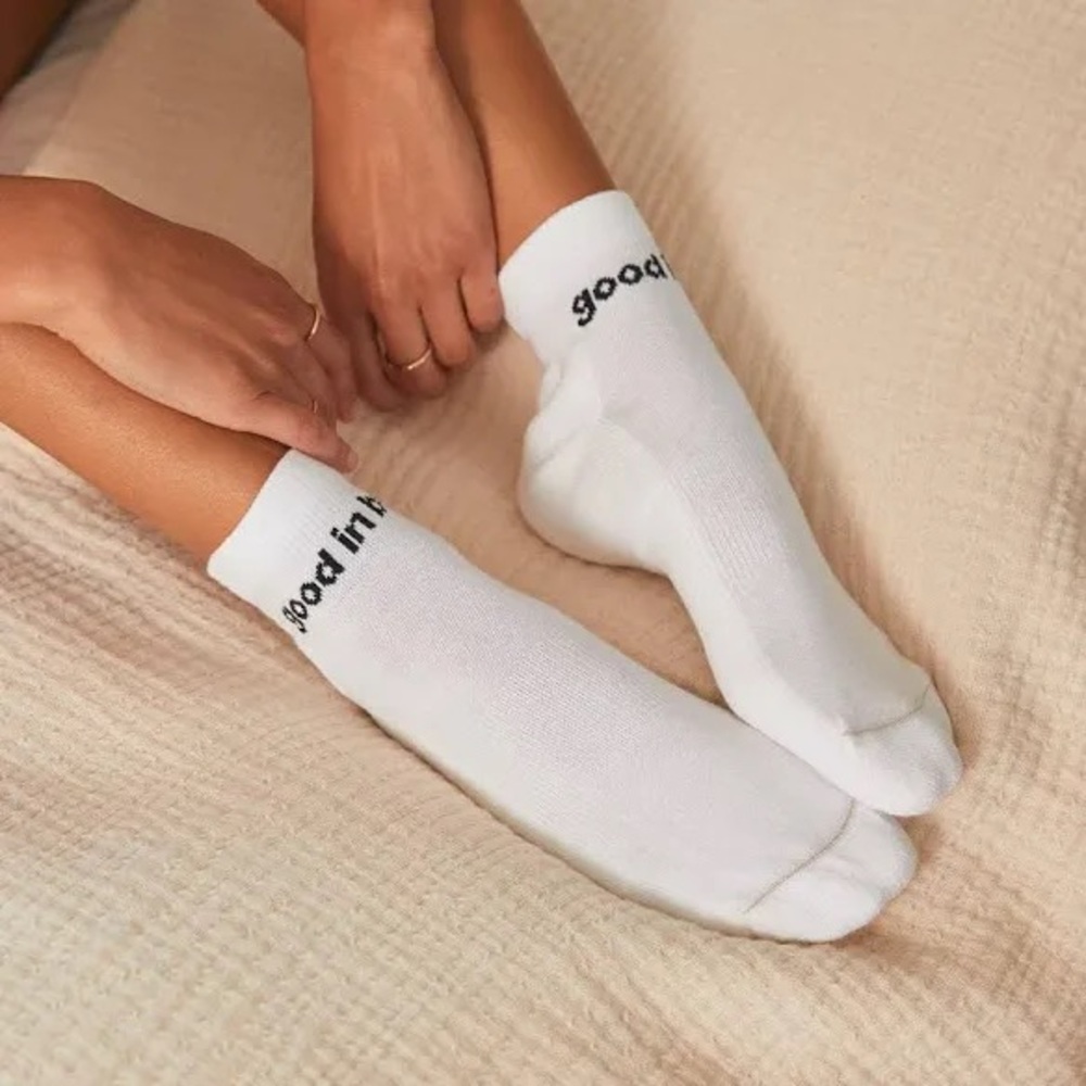 ⚡️🚚 MOVING SALE! 🧦 NWT Lunya Organic Cotton Crew Socks Good In Bed